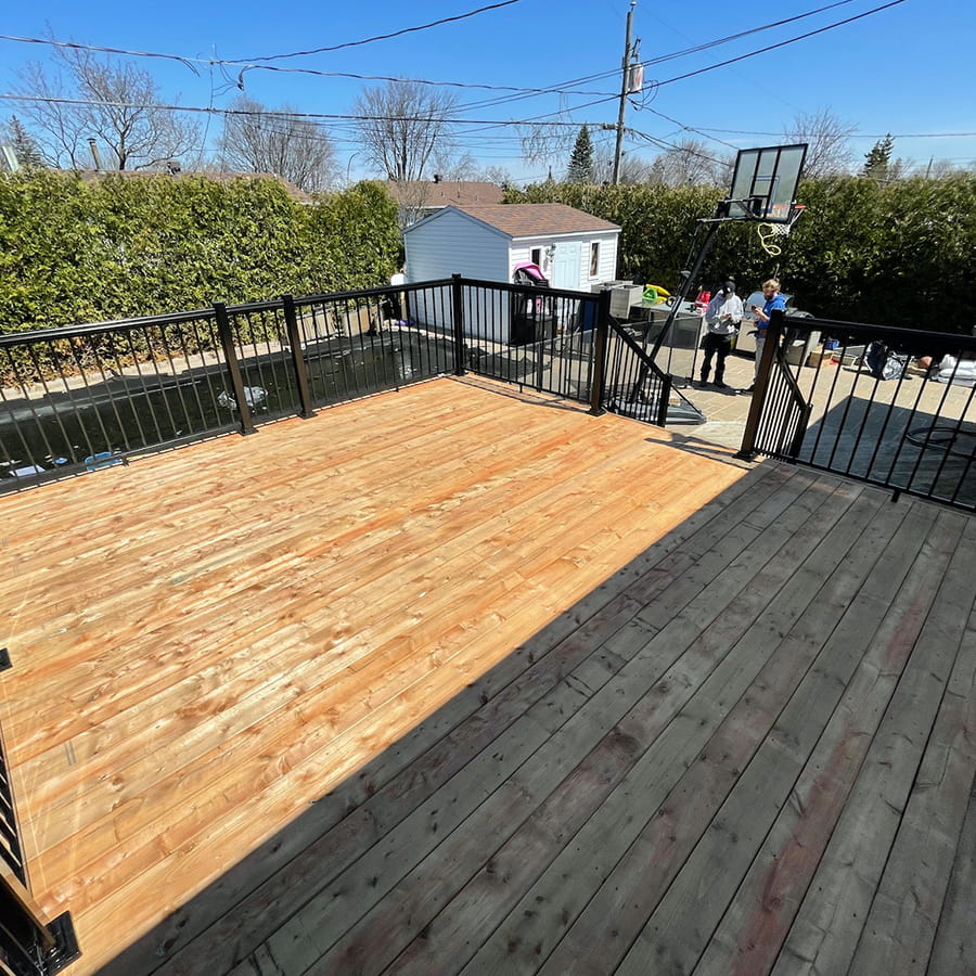 patio-bois-traite-rampe-aluminium-terrebonne2